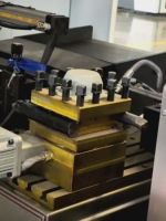 Torno CNC de Bancada Plana con Doble Husillo Horizontal, Sistema de Control GSK, Operación Automática de Servicio Mediano, Alta Precisión