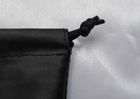 Pochette à cordon en cuir PU gaufré imprimée personnalisée emballée sac en cuir à cordon du fabricant pour cadeaux