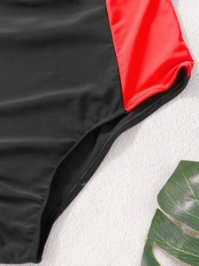 Traje de baño de una pieza para mujer con cremallera frontal, espalda cruzada, bloques de color y recortes, para natación deportiva y entrenamiento atlético, personalizado - Product Image 4