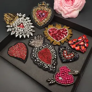 Parches de cuentas de diamantes de imitación hechos a mano 3D al por mayor corazón coser en parche de cristal apliques de cuentas parche lindo Medallas de amor