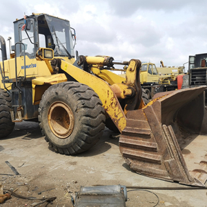 Komatsu Wa380 Nouveau type de chargeuse sur pneus d'occasion à vendre à Shanghai Core Engine Component Excavators - Product Image 1