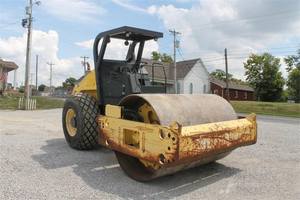 Rouleau compresseur Bomag BW 211D-3 d'occasion de haute qualité, en bon état, à vendre. Bomag 213 217 216 225D - Product Image 2