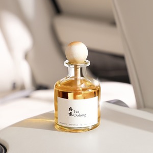 Giá Rẻ Giá Biểu Tượng Tùy Chỉnh Tươi Mùi Hương 50Ml Xách Tay Mạnh Mẽ Có Mùi Thơm Xe Nước Hoa Tùy Chỉnh Làm Mát Không Khí Cho Xe - Product Image 2