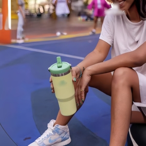 2025 Phong Cách Mới Cốc Bằng Thép Không Gỉ Với Nắp Rơm Lật Chai Nước Chân Không Cách Nhiệt Tái Sử Dụng Cốc Cà Phê Chống Rò Rỉ - Product Image 3