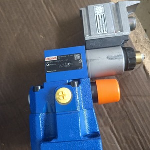 Bomba de Engranajes Rexroth PGF2-2X/011RA01VP de 1 Etapa y 250 Bares, Bomba Hidráulica con Cuerpo de Hierro Fundido Accionada por Motor - Product Image 5