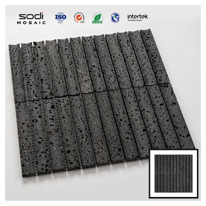 Mosaico de Mármol Natural Travertino SODIMOSAIC, Diseño Curvo 3D, Acabado Mate Negro, para Proyectos de Bares y Hoteles - Product Image 1