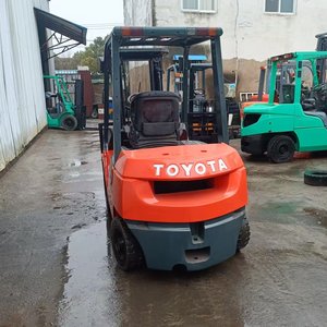 Mini chariot élévateur Toyota 3 tonnes, petit chariot élévateur Toyota d'occasion FD30 diesel 3 tonnes à vendre - Product Image 6