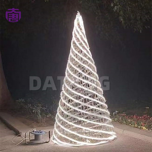 Guirlandes lumineuses superposées pour arbre de Noël : Créez un centre d'attention lumineux et sculptural pour les halls d'hôtels, les centres commerciaux et les festivals d'hiver - Product Image 6