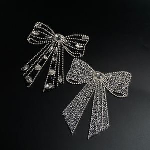 Nuevo diseño Sparkle Bow Corbatas <span class=keywords><strong>Apliques</strong></span> de diamantes de imitación <span class=keywords><strong>Tela</strong></span> Parches de pajarita de diamantes de imitación personalizados - Product Image 4