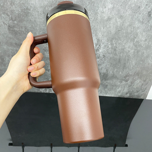 Vaso <span class=keywords><strong>de</strong></span> café <span class=keywords><strong>de</strong></span> viaje chapado en oro <span class=keywords><strong>de</strong></span> acero inoxidable <span class=keywords><strong>de</strong></span> 40oz, taza <span class=keywords><strong>de</strong></span> cerveza <span class=keywords><strong>de</strong></span> <span class=keywords><strong>chocolate</strong></span> marrón oscuro <span class=keywords><strong>de</strong></span> 30 oz para grabado láser - Product Image 4