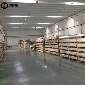Lastra in Acciaio Inossidabile Goffrato con Motivo Decorativo per Ascensori - Product Image 1