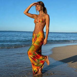 Ensemble trois pièces de plage rétro chic : bikini sexy à nouer avec imprimé floral et bordure perlée, idéal pour les vacances en bord de mer - Product Image 3