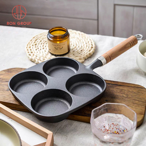 Marmite en fonte à quatre compartiments pour une cuisson multifonctionnelle et un ensemble de restaurant avec poignée en bois - Product Image 5