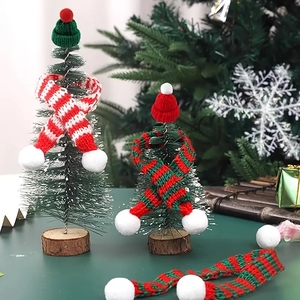 Mini-chapeaux de Noël rouges en tricot pour bouteilles de vin – Décorations festives pour cadeaux de fête de Noël - Product Image 2