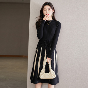 เดรสไหมพรมทรงเอไลน์ยาวระดับเข่า แต่งเข็มขัดลายเรขาคณิต สำหรับฤดูใบไม้ร่วง  บริการ OEM ไนลอน - Product Image 4