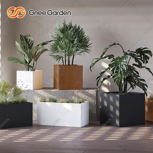 Maceta de flores de diseño cuadrado tradicional ligera personalizable, acero galvanizado duradero para uso en el suelo del jardín, granja - Product Image 3