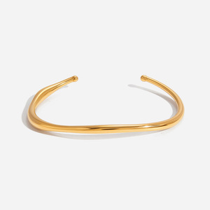 Bracelet ouvert en acier inoxydable pour femmes, bijoux élégants empilables, style européen et américain, bracelet en acier titane - Product Image 1