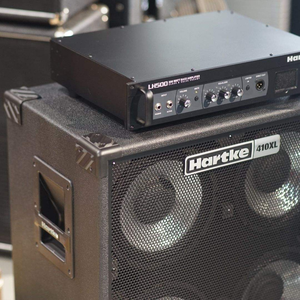 <span class=keywords><strong>Amplificador</strong></span> <span class=keywords><strong>de</strong></span> Bajo Portátil Profesional Hartke LH500+410XL con Control <span class=keywords><strong>de</strong></span> Perillas y Correa (Metal) - Product Image 6