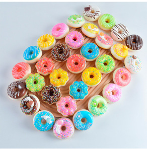 CHENXI Jouets anti-stress promotionnels en forme de donut souple à presser de 6 cm, pendentif porte-clés DIY en PU à rebond lent, simulation de pain - Product Image 1