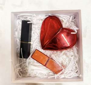 Set de Maquillaje con Perfume Más Vendido del Fabricante, Brillo, Fragancia Duradera, Lápiz Labial a Base de Minerales, Resistente al Agua y Control de Grasa - Product Image 3