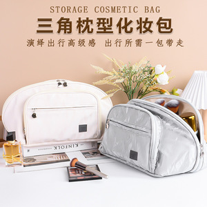 กระเป๋าเก็บเครื่องสำอางทรงสามเหลี่ยมความจุขนาดใหญ่กันน้ำแยกส่วนเปียกและแห้งสำหรับการเดินทางใช้ในชีวิตประจำวัน 29x23x21 ซม. - Product Image 1