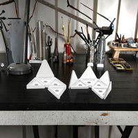 Palette d'ombres à paupières magnétiques multicouches multicolores, boîte triangulaire pliable en plastique ABS, logo personnalisé, impression UV sur écran