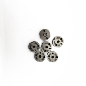 Pelat Katup Injektor Mesin Diesel # 10 Cocok untuk Injektor RE529149 095000-6480. - Product Image 1