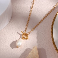 Collier de perles d'imitation style baroque vintage français pour femme, avec fermoir, chaîne serpent texturée, bijoux au design de niche, sensation haut de gamme, tendance