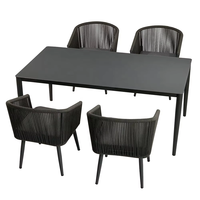 Ensemble de salle à manger moderne pour jardin et patio extérieur, table et chaises en aluminium thermolaqué, couleur personnalisable, détails en corde, élégant pour l'extérieur