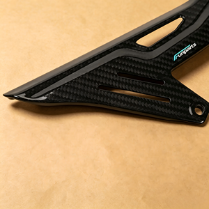 Protezione Catena in Vera Fibra di Carbonio Bolt-On per Surron Light Bee X, Ricambi Segway X260 X160, Modifica Carter Pignone - Product Image 4