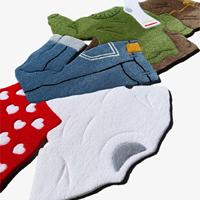 Tapis amusants faits à la main sur mesure Tapis de conception en forme de vêtements irréguliers