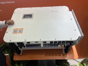 Solis S6-EH3P 80-125 K10-NV-YD-H 100kw 125kw商用エネルギー貯蔵用三相ハイブリッドソーラー - Product Image 3