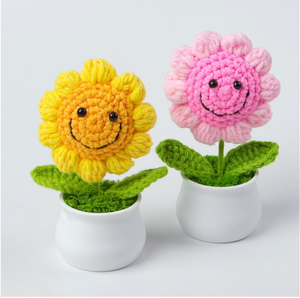 Vente en gros d'ornements <span class=keywords><strong>de</strong></span> tournesols <span class=keywords><strong>crochet</strong></span>és à la main <span class=keywords><strong>livre</strong></span> <span class=keywords><strong>de</strong></span> bureau souriant <span class=keywords><strong>pour</strong></span> Noël fête des pères feuille amis collègues ornement - Product Image 4