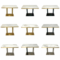Table de salle à manger en pierre frittée marbrée pour restaurant commercial, bord en alliage d'aluminium doré pour projet hôtelier