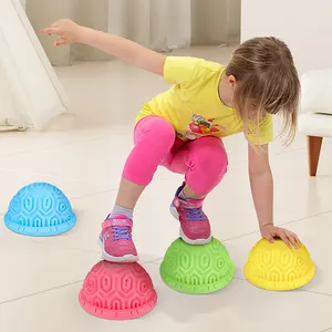 儿童感官踏脚石半球尖刺塑料软平衡豆荚球儿童感官整合设备