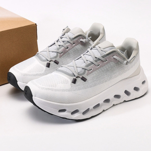 Zapatos Deportivos Casuales Transpirables de Diseño Ligero Cloudtilt 2026, Zapatos Deportivos de Moda con Malla - Product Image 1