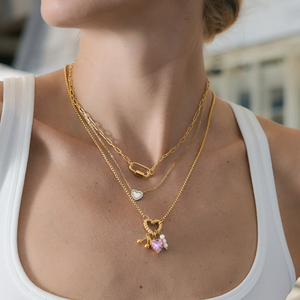 Collar con Colgante <span class=keywords><strong>de</strong></span> Corazón <span class=keywords><strong>de</strong></span> Madreperla en Acero Inoxidable Chapado en Oro <span class=keywords><strong>de</strong></span> 18K con Diamantes <span class=keywords><strong>de</strong></span> Imitación Blancos para Mujer, <span class=keywords><strong>J</strong></span>&D Jewelry - Product Image 2