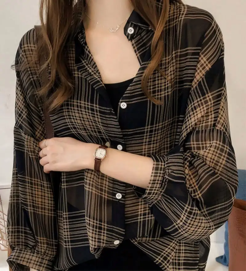 Frauen Loose Plaid Print Unregelmäßiger Saum Langarm Revers Button Casual Shirt Tops