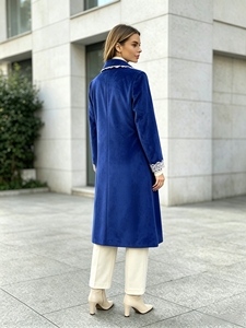 Abrigo largo elegante con solapa y ribete de encaje, de un solo botón, corte holgado, estilo urbano, para mujer, para uso diario, oficina o salidas. - Product Image 3