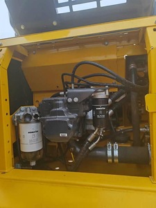 Excavatrice sur chenilles Komatsu de 21 tonnes d'occasion, original, en très bon état, moteur à noyau importé PC210 inclus - Product Image 6