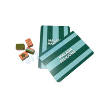 MOQ 100 Ensembles Cartes de Mahjong Imperméables avec Logo Personnalisé et Rayures de Divertissement, Mélangeur de Mahjong