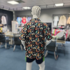 Camisa Hawaiana de Verano para Hombre al por Mayor con Estampado Floral de Calavera Personalizado, Cuello Mao, Abotonadura Sencilla, Transpirable y de Manga Corta - Product Image 3