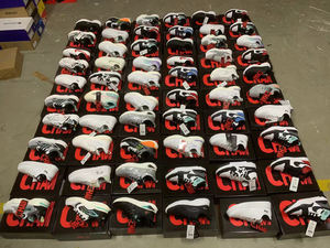 Chaussures de <span class=keywords><strong>basket</strong></span>-ball d'occasion de haute qualité, couleurs mélangées, vente en gros auprès d'un fournisseur chinois, soldes de liquidation, baskets d'occasion originales pour hommes - Product Image 1