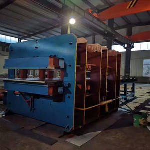 Macchina per la produzione di tappetini per suini - Product Image 3