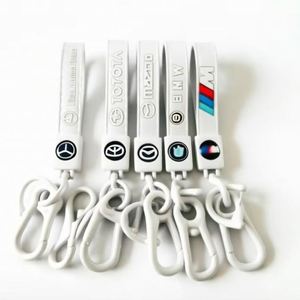 Llaveros Personalizados al por Mayor con Logotipo, Llavero de Cuero de Lujo con Clip Metálico, Accesorios Automotrices, 5 Colores Disponibles - Product Image 1