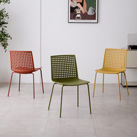 Chaise monobloc économique en plastique, chaises d'église, table et chaise pour chambres d'hôtel
