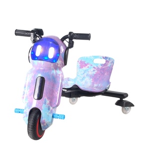 Trottinette haute performance 180W avec lumières LED colorées pour les enfants, idéale pour les jeux en extérieur - Product Image 1