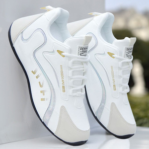 Zapatillas Casuales para Hombre, Tendencia de Moda 2026, Versátiles, Suela Suave, Cómodas, Blancas, para Deporte, Caminar y Uso Diario - Product Image 1
