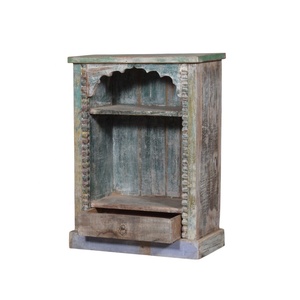 Table de chevet vintage en bois massif avec finition patinée unique, style antique, table de nuit décorative, armoire d'appoint pour chambre à coucher - Product Image 1