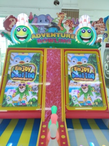 Máquina de juego que funciona con monedas Crazy <span class=keywords><strong>Bowling</strong></span> Game Indoor Sports Ticket Redemption Arcade Game Machine - Product Image 3